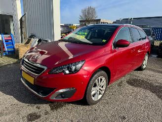 krockskadad bil auto Peugeot 308 SW 1.6 BlueHDI Blue Lease 2015/10