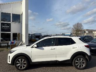 Kia Stonic 1.0 AUTOMAAT T-GDi MHEV DynamicPlusLine picture 2