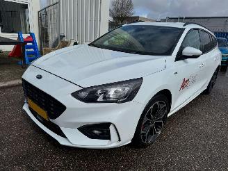 Avarii autoturisme Ford Focus Wagon 1.0 EcoBoost Hybrid ST Line X Business 2021/4