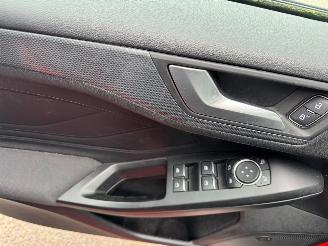 Ford Focus 1.0 EcoBoost ST Line Business picture 17