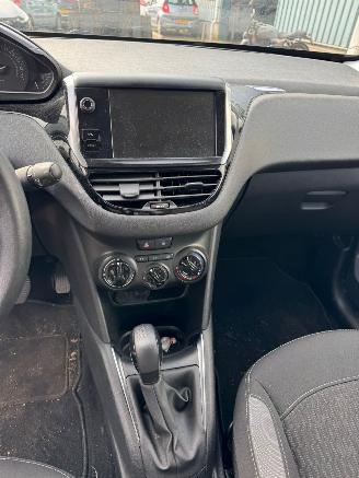 Peugeot 208 1.2 PureTech Blue Lion picture 12