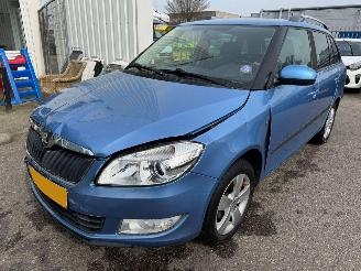 uszkodzony samochody osobowe Skoda Fabia Combi 1.2 TSI Drive 2014/7