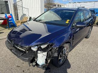 Voiture accidenté Volkswagen Golf Variant 1.6 AUTOMAAT TDI Highline Business R 2017/12