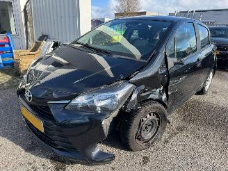 damaged passenger cars Toyota Yaris 1.0 VVT-i Comfort 2018/2