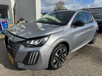 Auto incidentate Peugeot 208 1.2 AUTOMAAT Hybrid 110 e-DCS6 Allure 2025/2