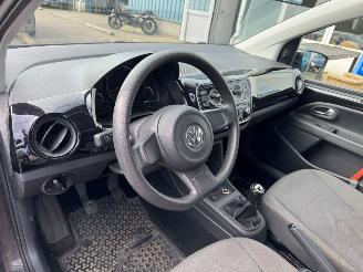 Volkswagen Up! 1.0 move up! BlueMotion picture 12