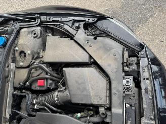 Volvo V-60 2.0 B3 R-Design picture 10