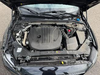 Volvo V-60 2.0 B3 R-Design picture 9