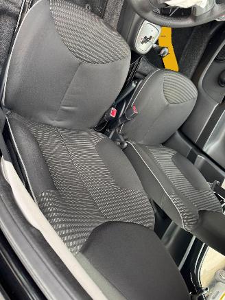 Peugeot 107 1.0 AUTOMAAT Active picture 18