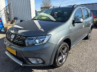 Damaged car Dacia Logan MCV 0.9 TCe Stepway 2017/5