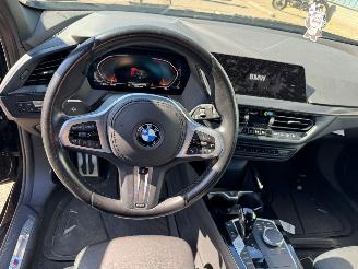 BMW 1-serie 118i AUTOMAAT High Executive picture 12