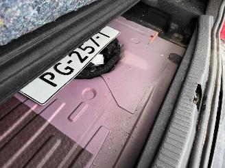 Renault Clio Estate 0.9 TCe Limited picture 18