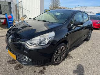 uszkodzony samochody osobowe Renault Clio 1.5 dCi ECO Expression 2014/1