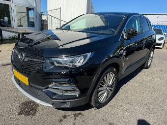 Damaged car Opel Grandland X 1.2 AUTOMAAT Turbo Innovation 2020/3