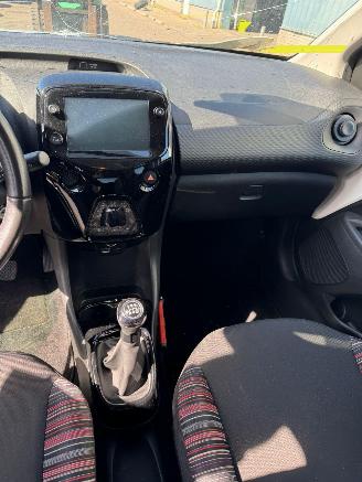 Citroën C1 1.0 VTi Shine picture 13