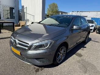 Damaged car Mercedes A-klasse 180 AUTOMAAT Ambition 2013/3