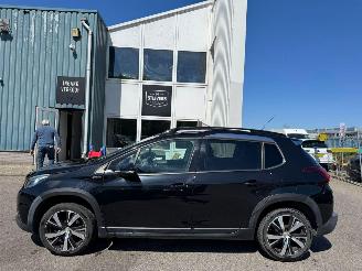 Peugeot 2008 1.2 PureTech GT-line picture 2