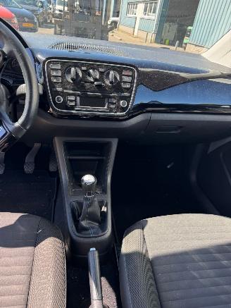 Volkswagen Up! 1.0 groove up! BlueMotion picture 11