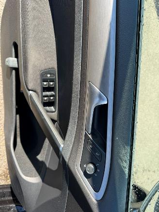 Volkswagen Golf 1.0 TSI Connected Series picture 17