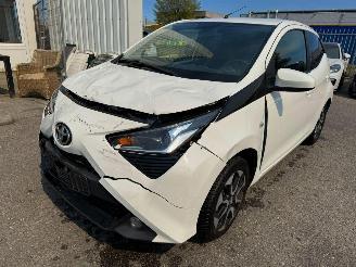 skadebil auto Toyota Aygo 1.0 VVT-i x-joy 2021/3