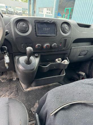 Renault Master 170 PK T35 2.3 dCi L2H3 Stop & Start picture 14