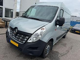 damaged commercial vehicles Renault Master 170 PK T35 2.3 dCi L2H3 Stop & Start 2019/5