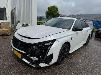damaged passenger cars Peugeot 308 SW 1.6 AUTOMAAT  HYbrid 180 GT Pack Business 2022/11