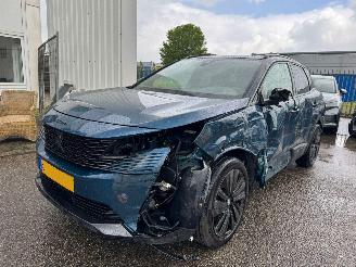 Auto incidentate Peugeot 3008 1.6AUTOMAAT HYbrid4 300 GT Avantage 2021/6
