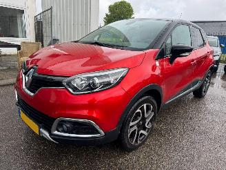 Schadeauto Renault Captur 0.9 TCe Helly Hansen 2015/1