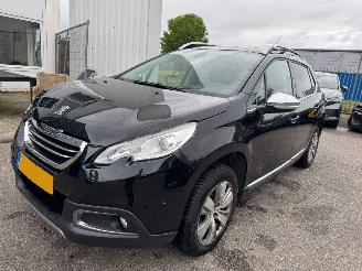 Schadeauto Peugeot 2008 1.2 VTi Allure Pack Premium Plus 2014/2