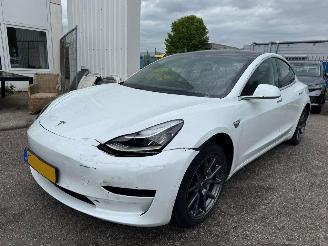 damaged passenger cars Tesla Model 3 Standard RWD Plus 60 kWh 2019/9