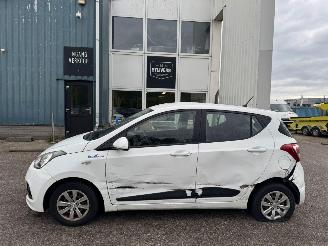 Hyundai I-10 Hyundai i10 1.0i i-Motion Comfort picture 2