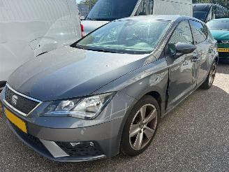 damaged passenger cars Seat Leon 1.0 EcoTSI Style Business Intense 2017/3