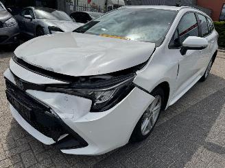 damaged passenger cars Toyota Corolla Touring Sports 1.8 Hybrid Active 2019/9
