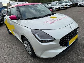 uszkodzony samochody osobowe Suzuki Swift 1.2 Comfort Smart Hybrid 2025/11
