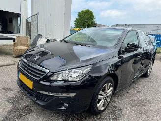 Vaurioauto  passenger cars Peugeot 308 SW 1.6 BlueHDI Blue Lease Executive Pack 2015/12
