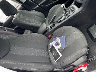 Peugeot 308 SW 1.6 BlueHDI Blue Lease Executive Pack picture 14