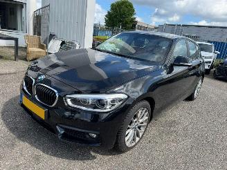 Voiture accidenté BMW 1-serie 118i  AUTOMAAT Corporate Lease High Executive 2018/11