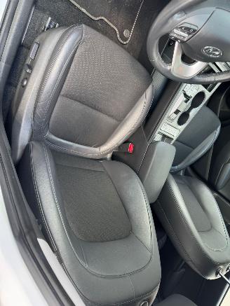 Hyundai Kona EV Premium 64 kWh picture 19