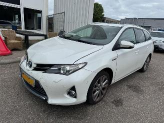 Avarii autoturisme Toyota Auris Touring Sports 1.8 Hybrid Aspiration 2013/6