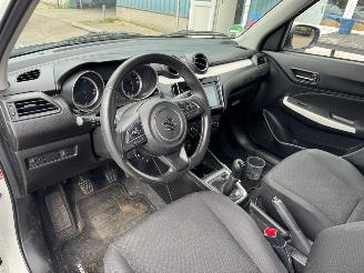 Suzuki Swift 1.2 Select picture 10