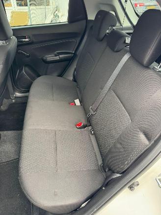 Suzuki Swift 1.2 Select picture 16