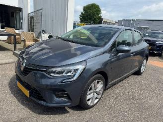 Vaurioauto  passenger cars Renault Clio 1.0 TCE ZEN 2020/8