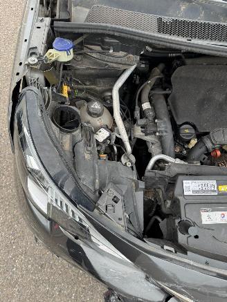 Peugeot 5008 1.2 PureTech Active picture 8