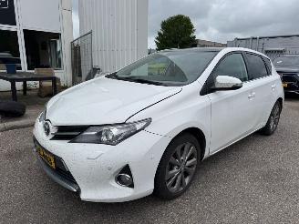 Voiture accidenté Toyota Auris 1.8 AUTOMAAT Hybrid Executive 2013/8