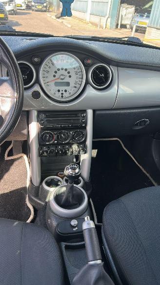Mini Cooper 1.6 Cooper picture 11