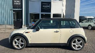 Mini Cooper 1.6 Cooper picture 2