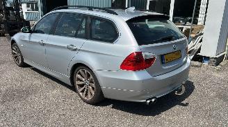BMW 3-serie 330d AUTOMAAT Dynamic picture 3