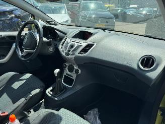 Ford Fiesta 1.6 Ghia picture 12