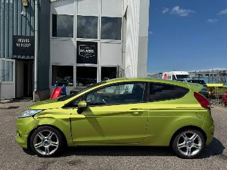Ford Fiesta 1.6 Ghia picture 2